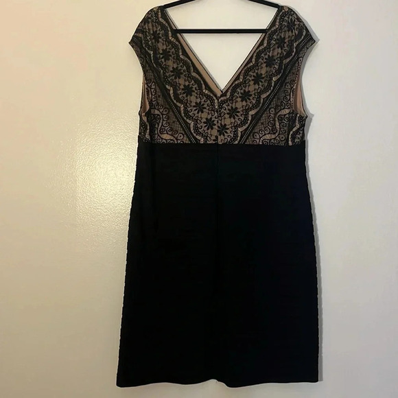 Adrianna Papell | Black floral lace dress Shutter Pleats women’s size 22W Plus - Picture 4 of 7